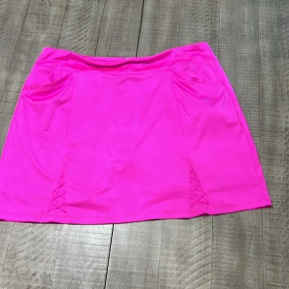 Tail Louisa Sleeveless Mini Mock Golf Shirt SUGAR RUSH with coordinating skort. - Picture 6 of 12